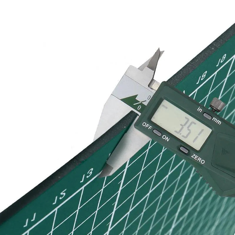 Sticky-Free Hash Hole Rolling Mat